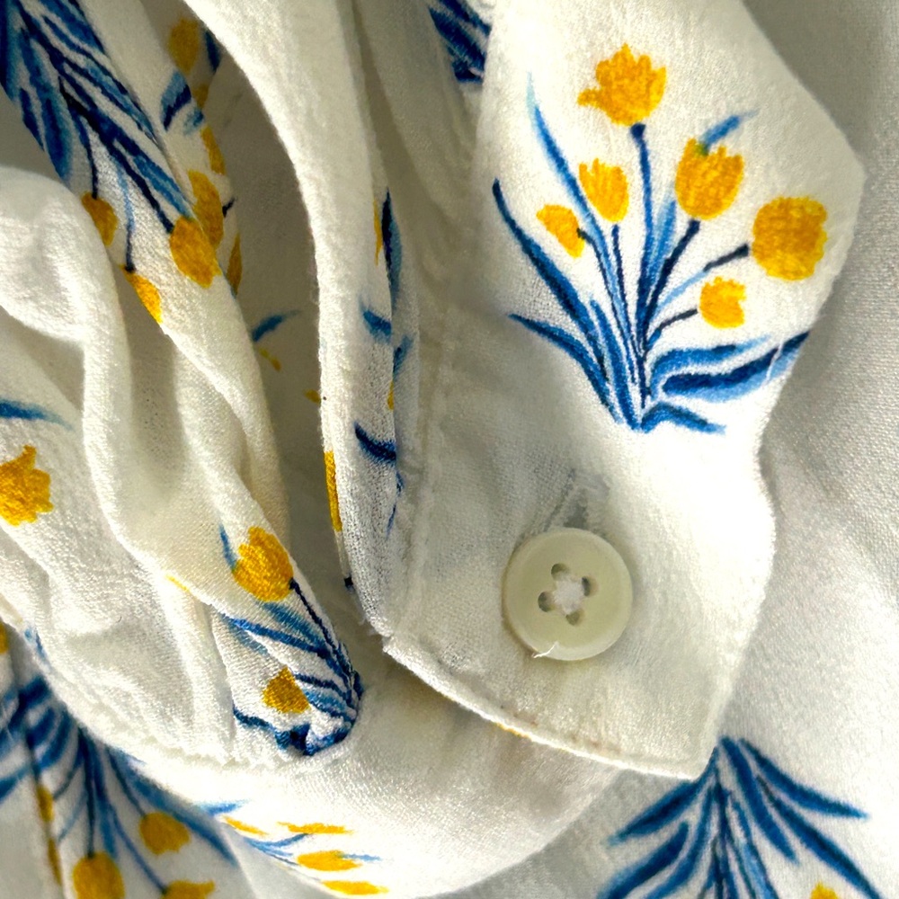 White Blouse Cheerful Blue Yellow Floral Tulip Bouquet Print XL NEW Long Sleeves - Picture 3 of 9